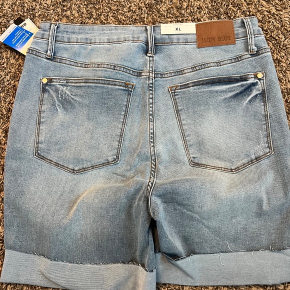 Judy Blue high waisted light wash moisture wicking longer inseam denim shorts XL - Picture 2 of 6